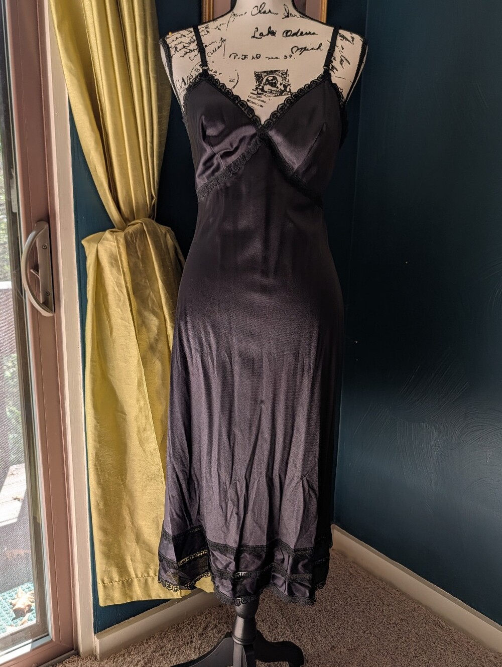 Vtg 70s 80s Sears "The Doesn't Slip"  Black Nylon Full Slip Dress Size 34/12